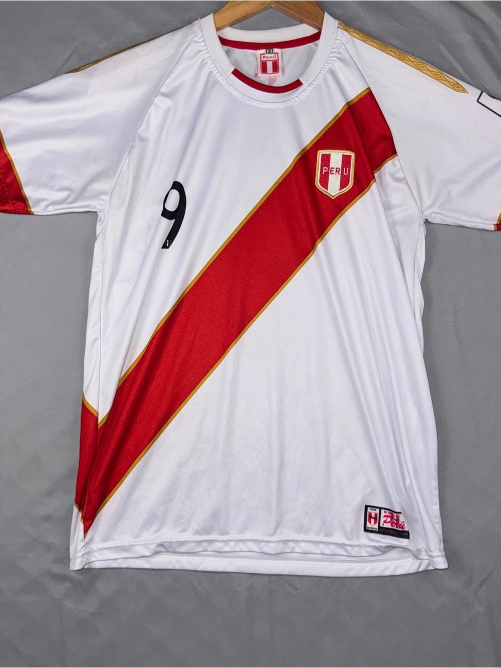Peru National Team Jersey Mens Small White Soccer Guerrero 9 World Cup Russia